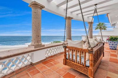 Luxury Villa Photo #8