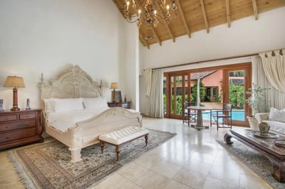 Luxury Villa Photo #27