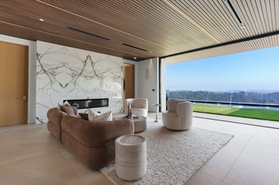 Luxury Villa Photo #15