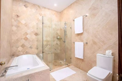 Luxury Villa Photo #38