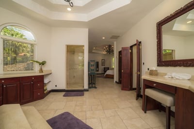 Luxury Villa Photo #24