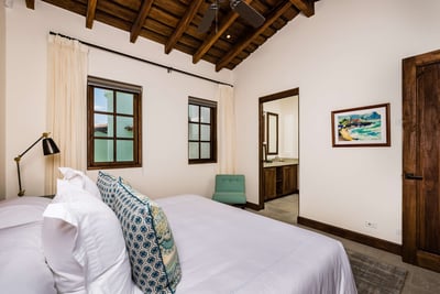 Luxury Villa Photo #22