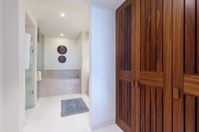Luxury Villa Photo #23