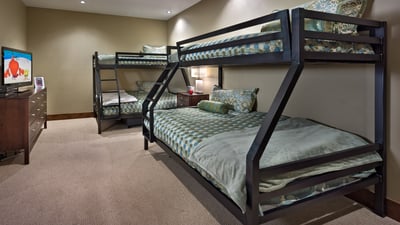 Bunkroom 2 with two twin over twin bunks