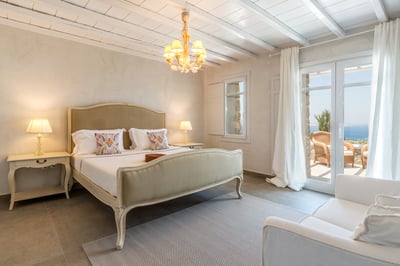Luxury Villa Photo #32