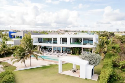 Luxury Villa Photo #3