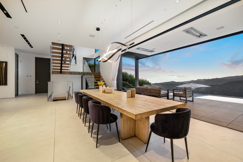 Linda Flora Modern Estate