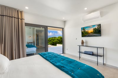 Luxury Villa Photo #28