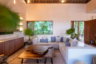 Luxury Villa Photo #12