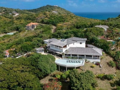Luxury Villa Photo #2