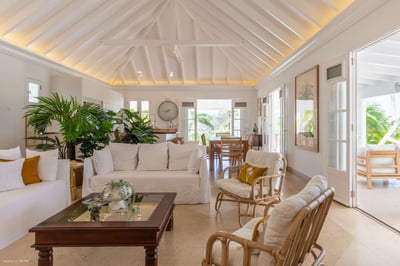 Luxury Villa Photo #22
