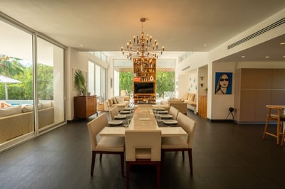 Luxury Villa Photo #23