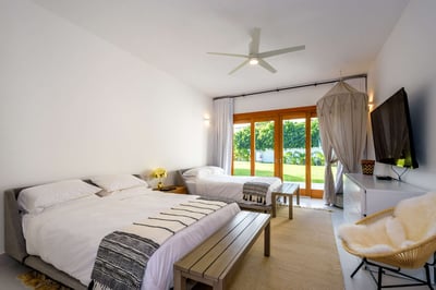 Luxury Villa Photo #26