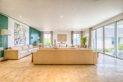 Luxury Villa Photo #19