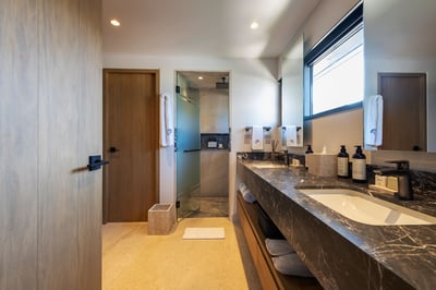 Luxury Villa Photo #30