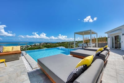 Luxury Villa Photo #3