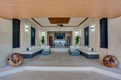 Luxury Villa Photo #25