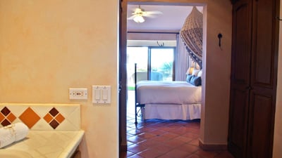 Luxury Villa Photo #43