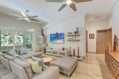 Luxury Villa Photo #16