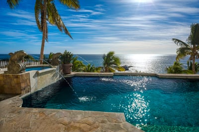 Luxury Villa Photo #4