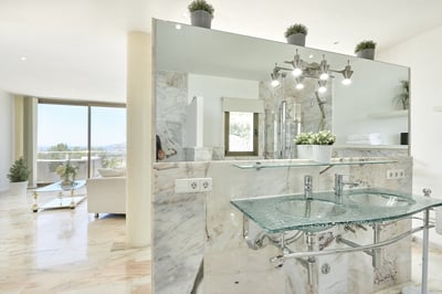 Luxury Villa Photo #40