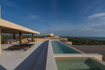 Luxury Villa Photo #34