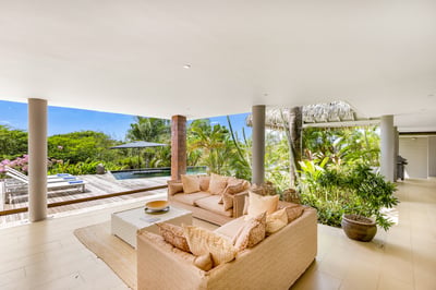 Luxury Villa Photo #15