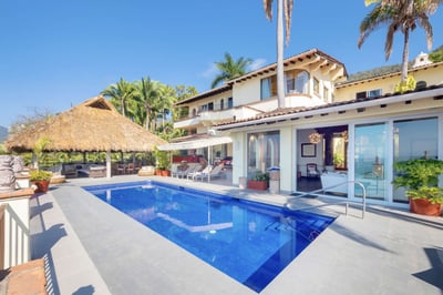 Luxury Villa Photo #3