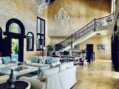 Luxury Villa Photo #8