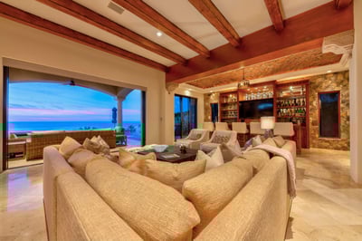 Luxury Villa Photo #29