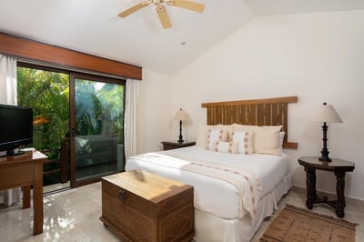 Luxury Villa Photo #24