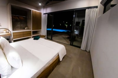 Luxury Villa Photo #20