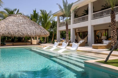 Luxury Villa Photo #6