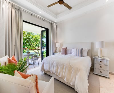 Luxury Villa Photo #30