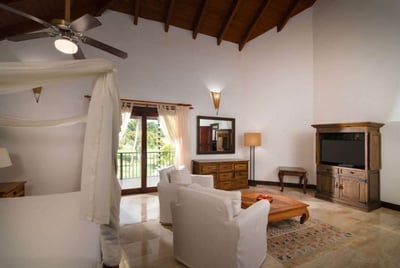 Luxury Villa Photo #18
