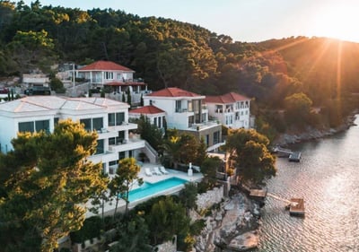 Luxury Villa Photo #6