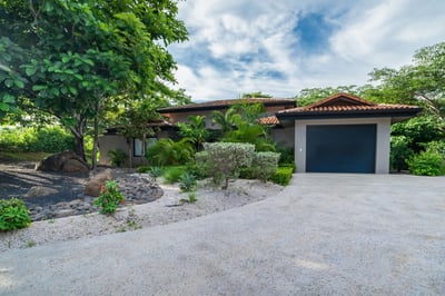 Luxury Villa Photo #2