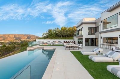 Luxury Villa Photo #2