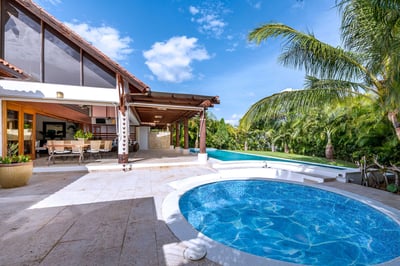 Luxury Villa Photo #5