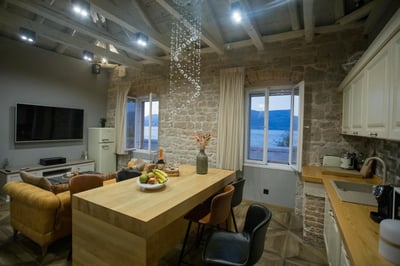 Luxury Villa Photo #17