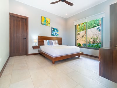 Luxury Villa Photo #30