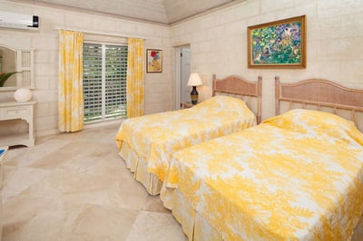 Luxury Villa Photo #13