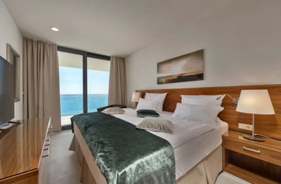 Luxury Villa Photo #23