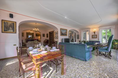 Luxury Villa Photo #15