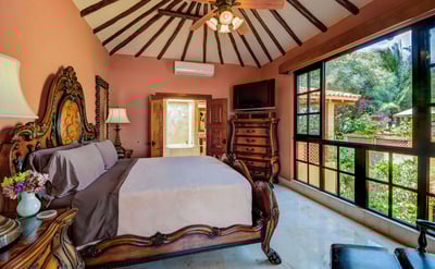 Luxury Villa Photo #16
