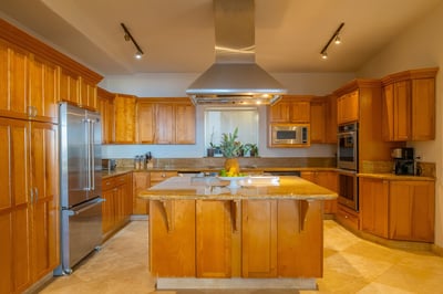 Luxury Villa Photo #26