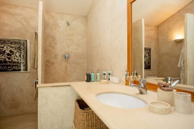 Luxury Villa Photo #23
