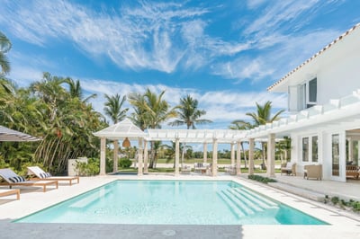 Luxury Villa Photo #6