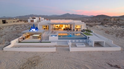 Luxury Villa Photo #7