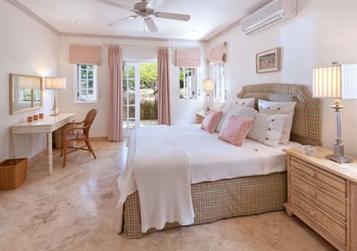 Luxury Villa Photo #10